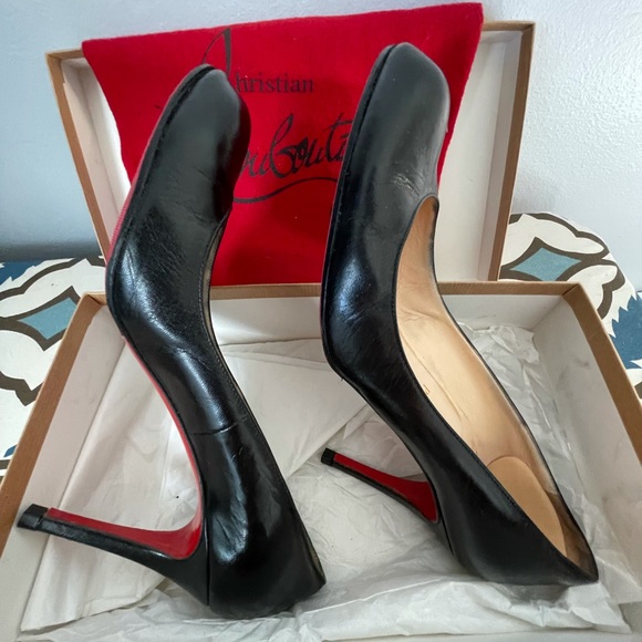 Authentic Louboutin red bottom pumps - Picture 8 of 8